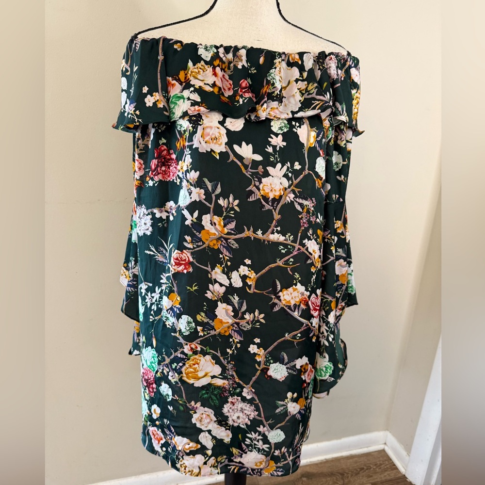 Umgee green floral off the shoulder top angel wing sleeves SZ LG